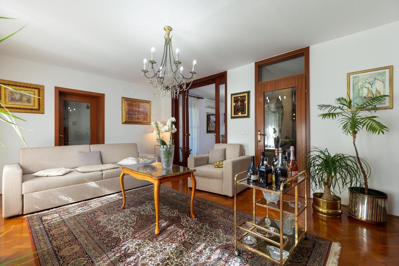 Holiday Apartment Suzana โรวีน ภายนอก รูปภาพ