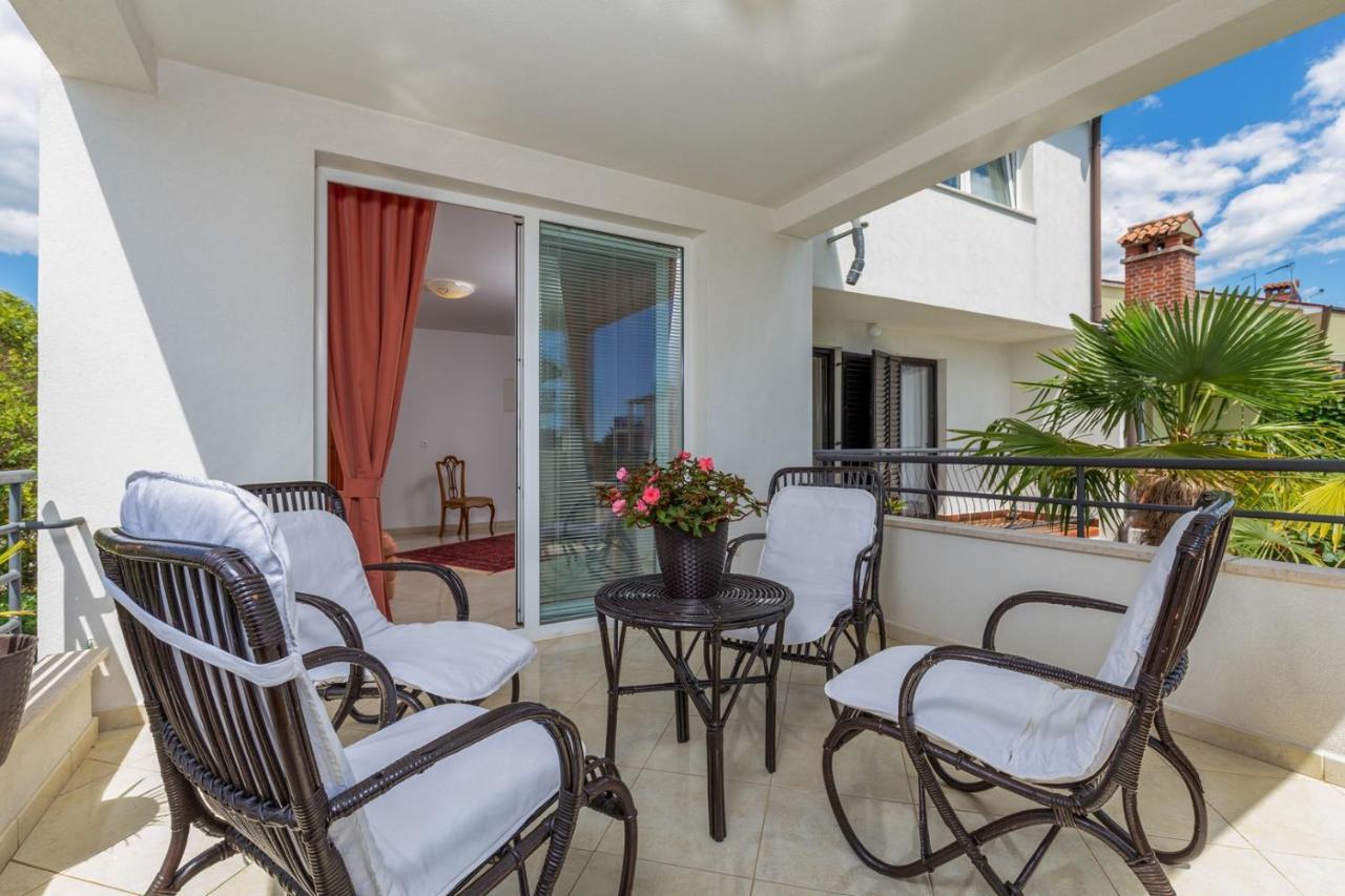 Holiday Apartment Suzana โรวีน ภายนอก รูปภาพ