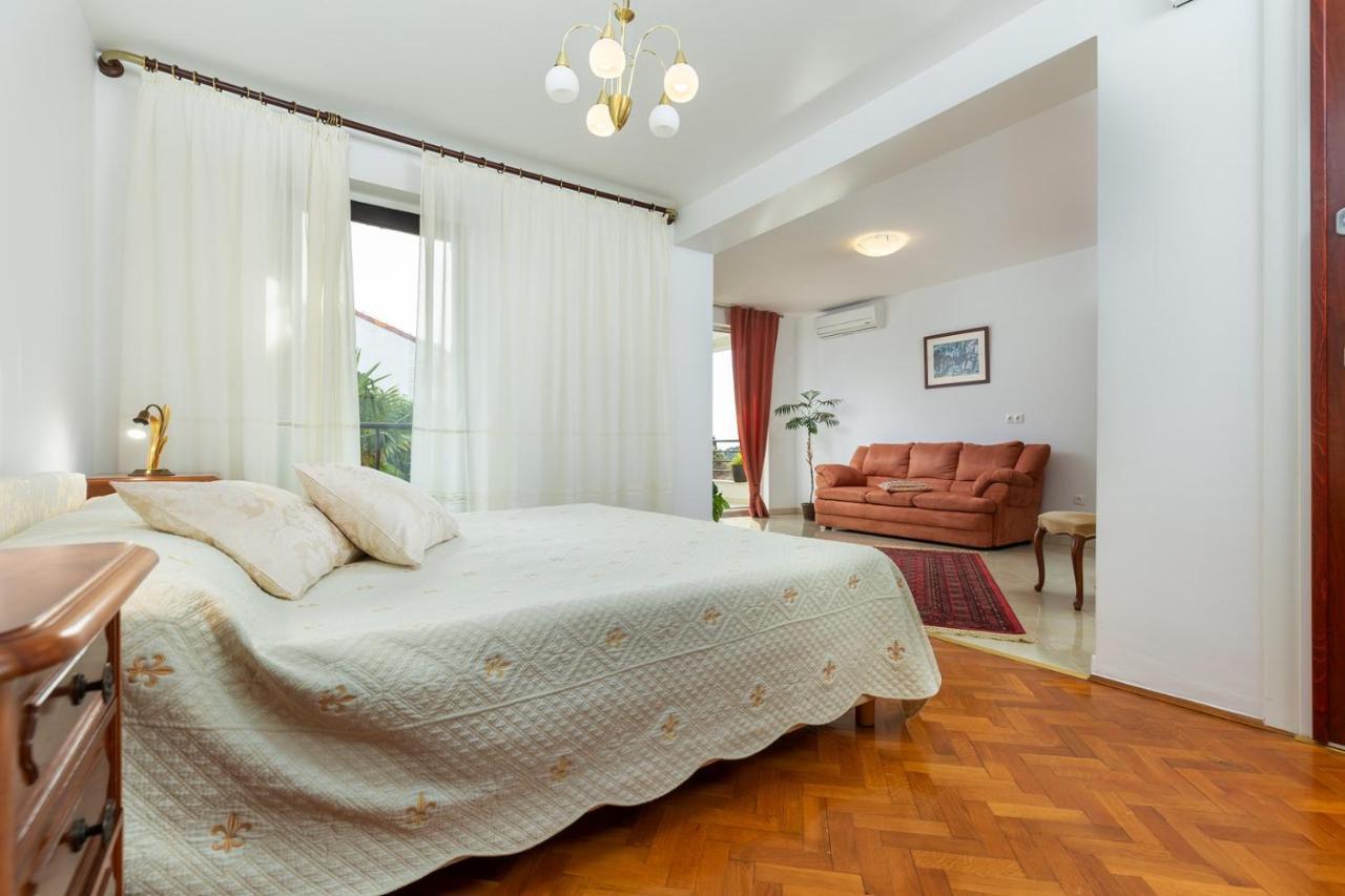 Holiday Apartment Suzana โรวีน ภายนอก รูปภาพ