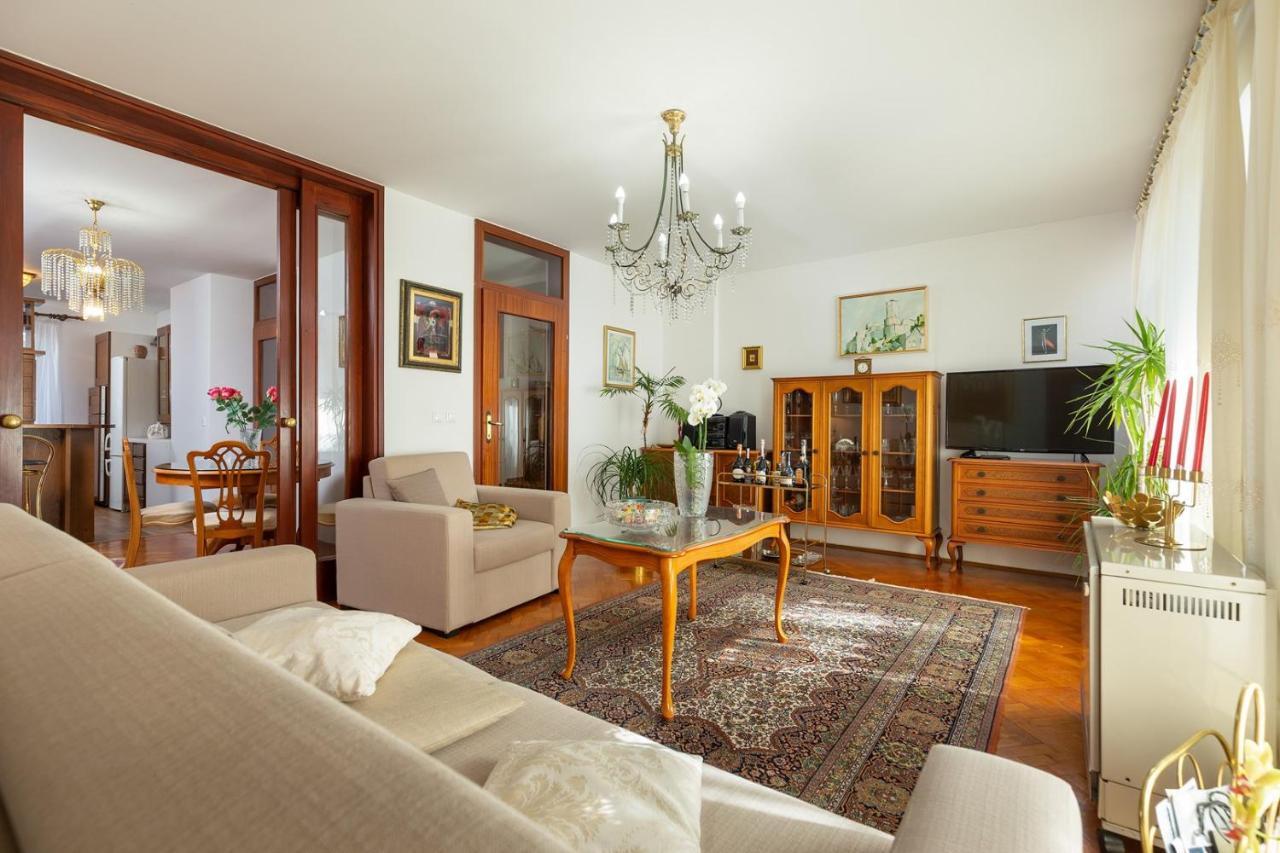 Holiday Apartment Suzana โรวีน ภายนอก รูปภาพ
