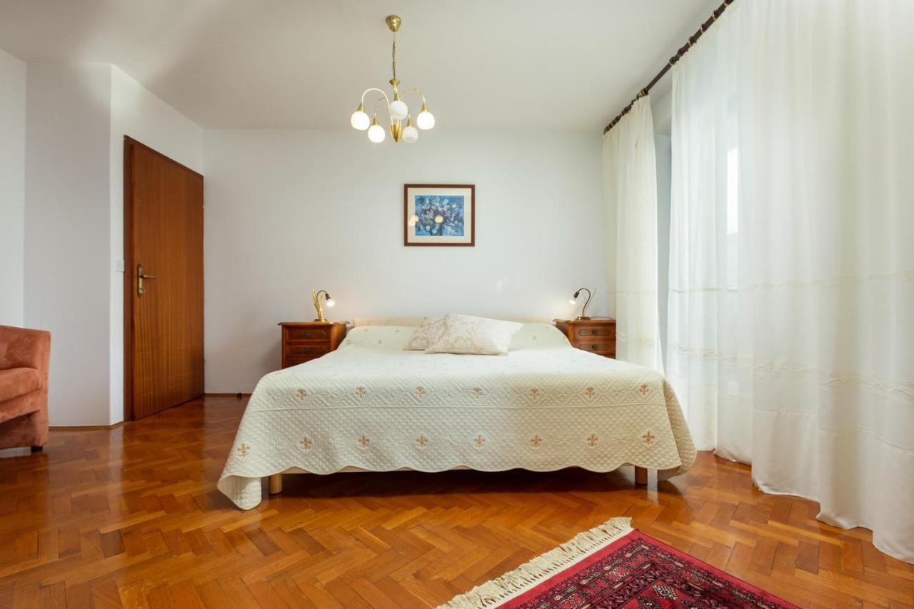 Holiday Apartment Suzana โรวีน ภายนอก รูปภาพ