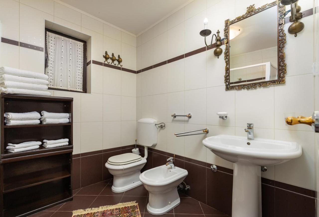 Holiday Apartment Suzana โรวีน ภายนอก รูปภาพ