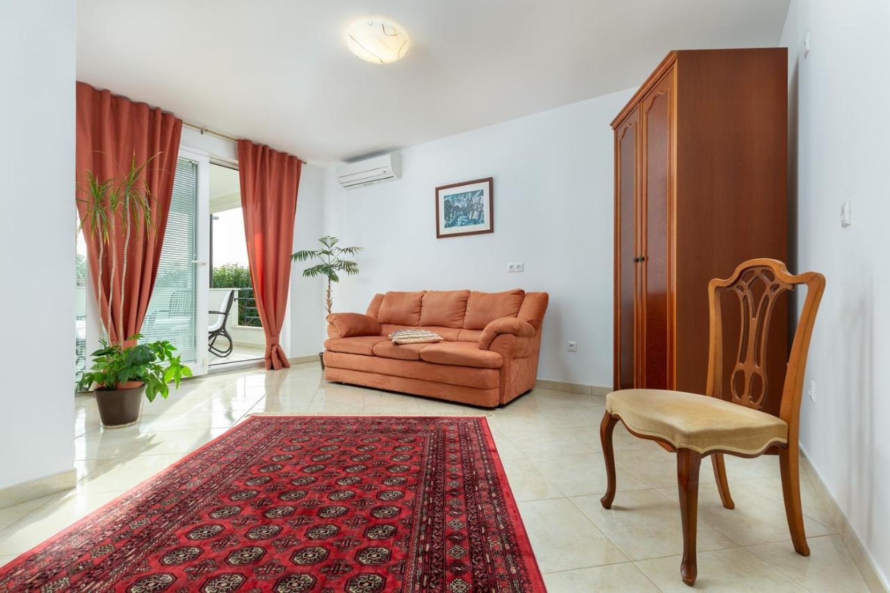 Holiday Apartment Suzana โรวีน ภายนอก รูปภาพ